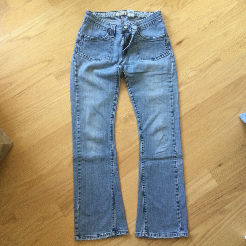 Levi Strauss Low Flare 542 vintage jeans. Size 6M